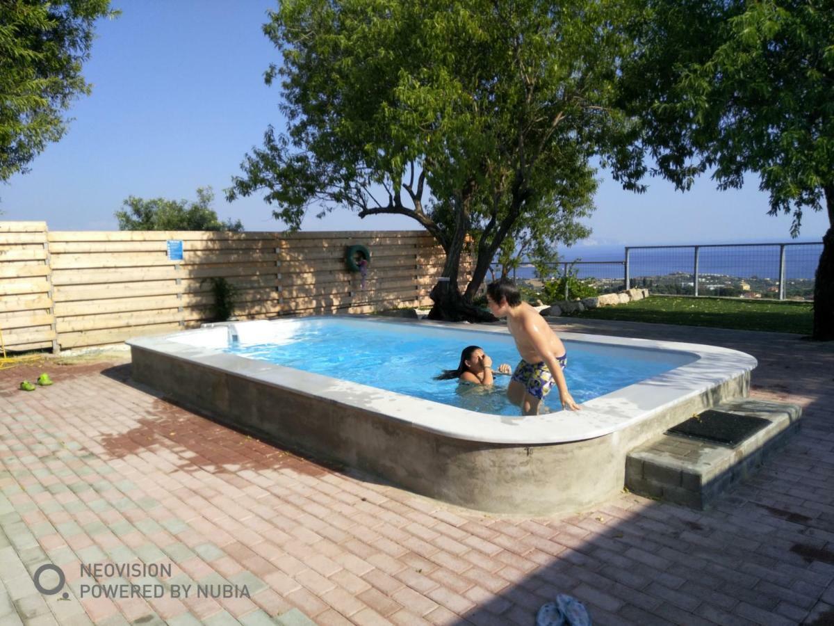 Le Paradis D' Elli Lakithra Luaran gambar